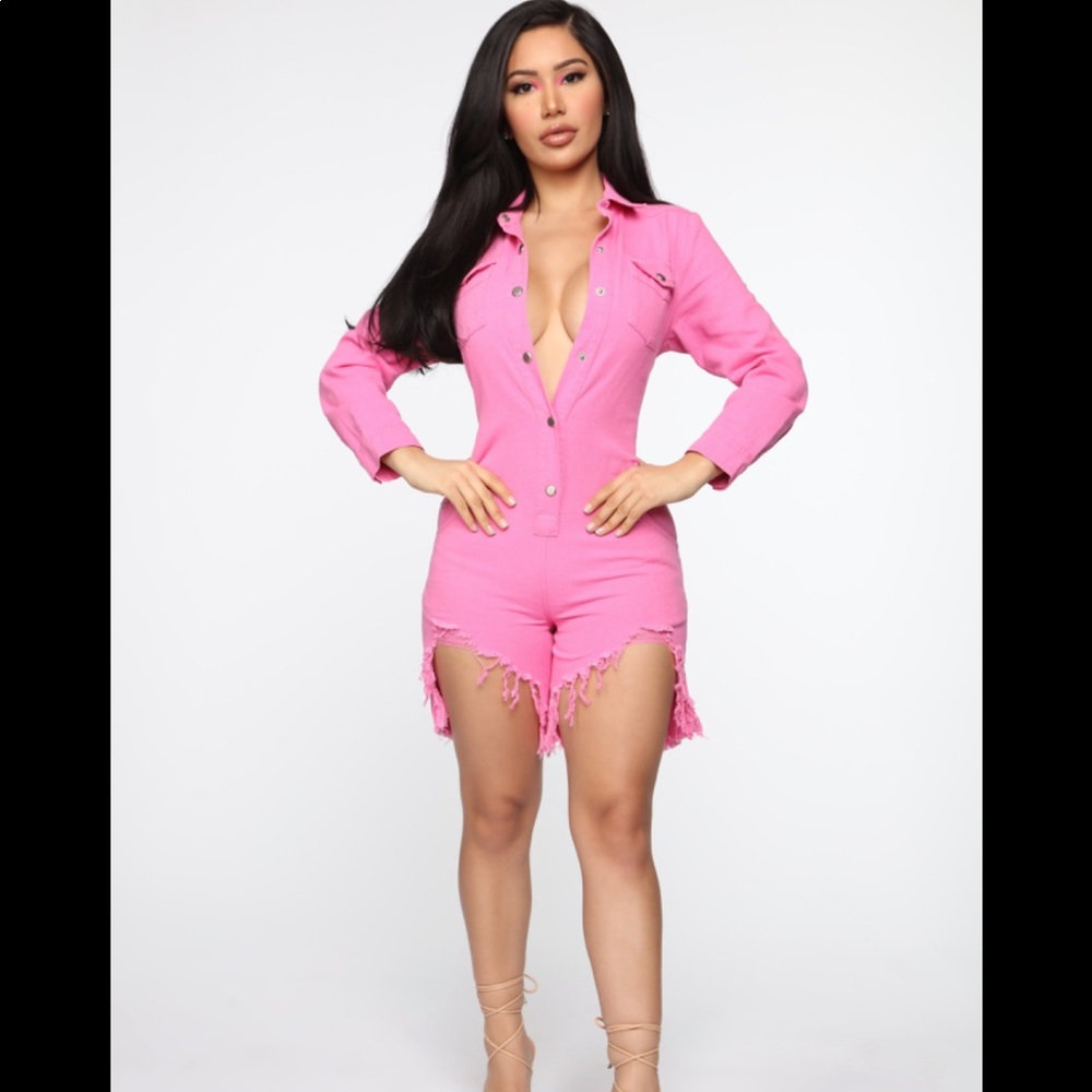 NEON PINK FASHION NOVA ROMPER 💞
